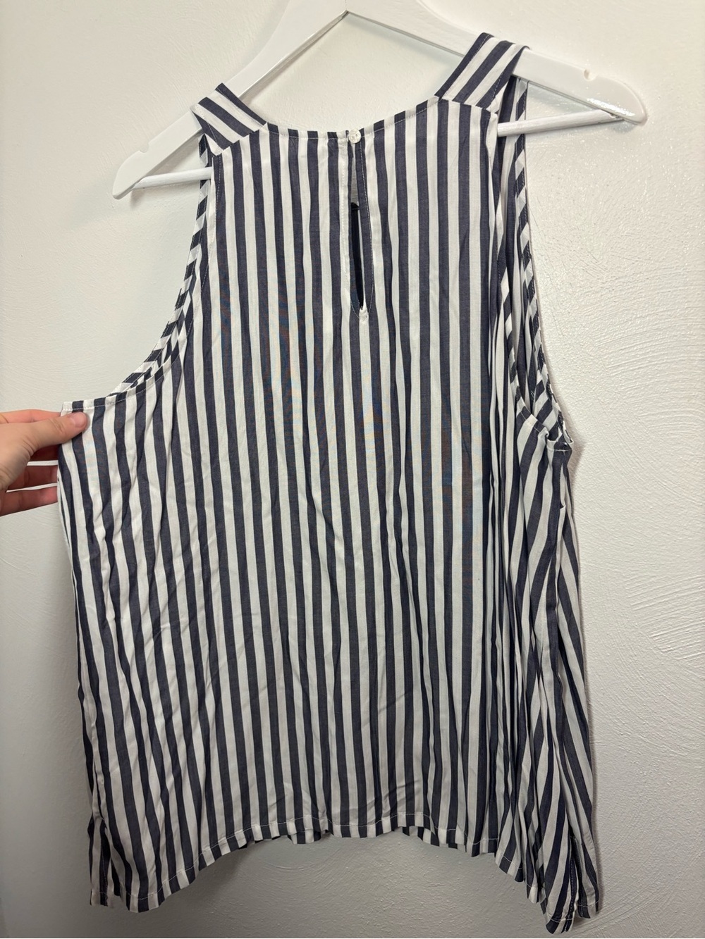 Old Navy Striped Sleeveless Tank Top Size XL - Picture 3 of 7